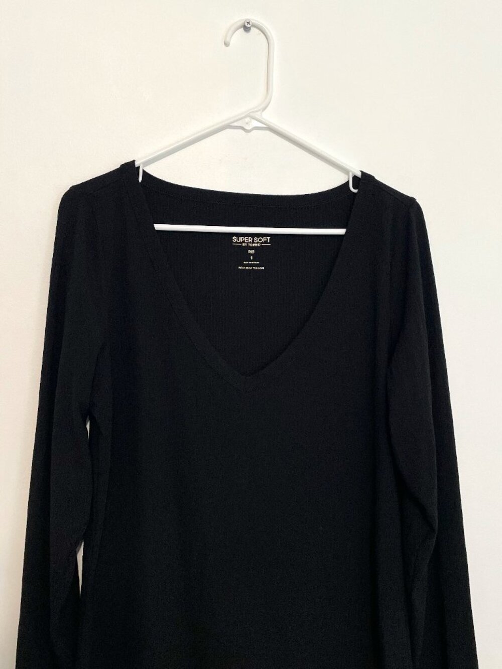 TORRID 1 Plus Size Ribbed V-Neck Top Solid Black Rib Long Sleeve Fitted Shirt 1X - Picture 6 of 16
